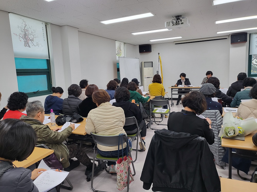 연수구 동춘1동 행정복지센터는 지난 25일 통장자율회원을 대상으로 소양 교육을 하고, 말소차량 불법행위 근절을 위한 캠페인도 실시했다